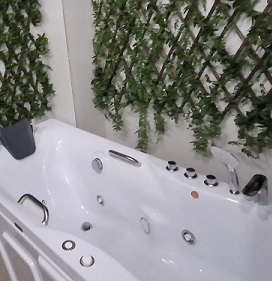 ماساژ VIP با جکوزی: تجربهای لوکس و آرامشبخش